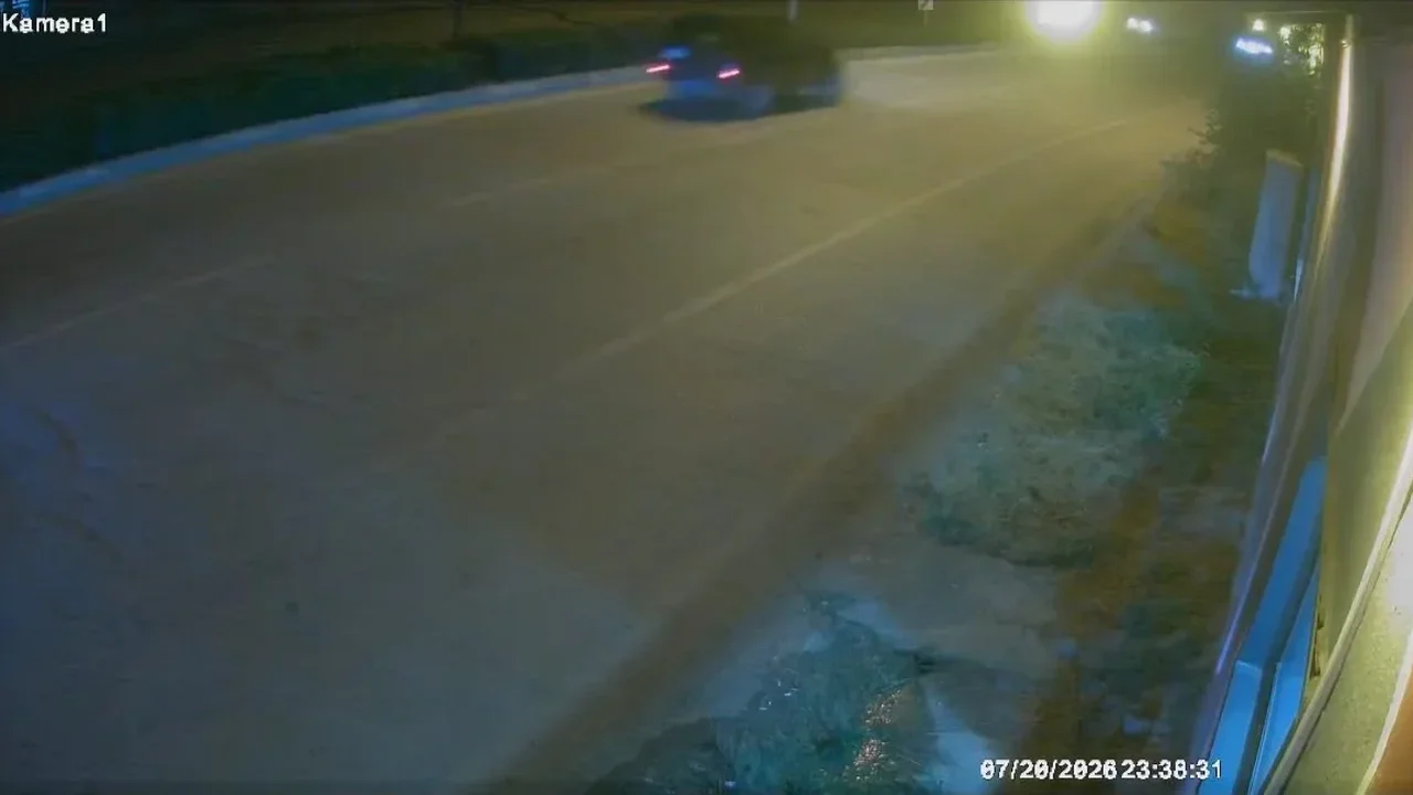 İnegöl'de takla atan cip kazası kamerada: 2 yaralı