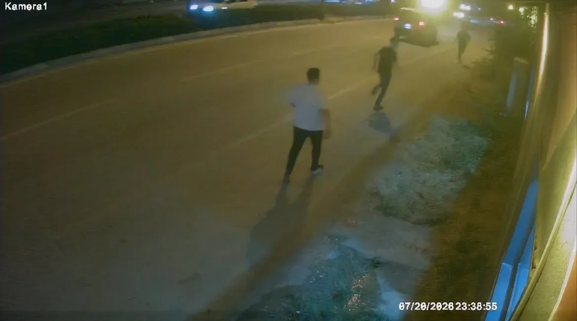 İnegöl'de takla atan cip kazası kamerada: 2 yaralı