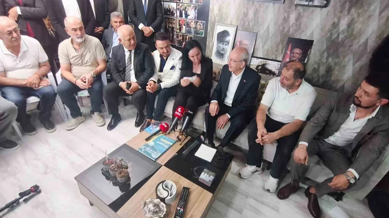 Kılıçdaroğlu, Ankara Altındağ'da esnafı ziyaret etti