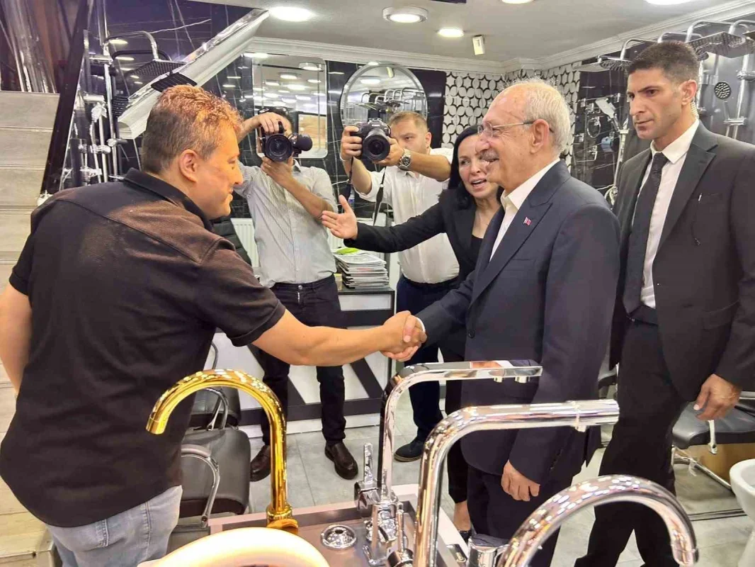 Kılıçdaroğlu, Ankara Altındağ'da esnafı ziyaret etti