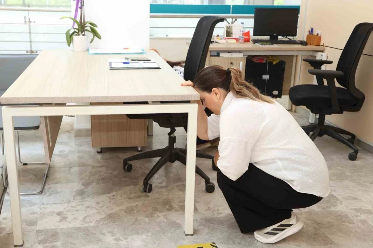 Nilüfer'de deprem ve yangın tahliyesi tatbikatı yapıldı