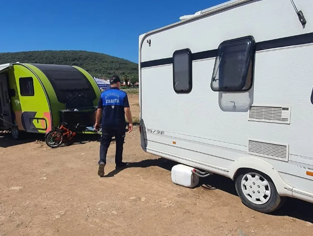 Ayvalık'ta karavan parkına yeni yasak: Yol kenarına izin yok