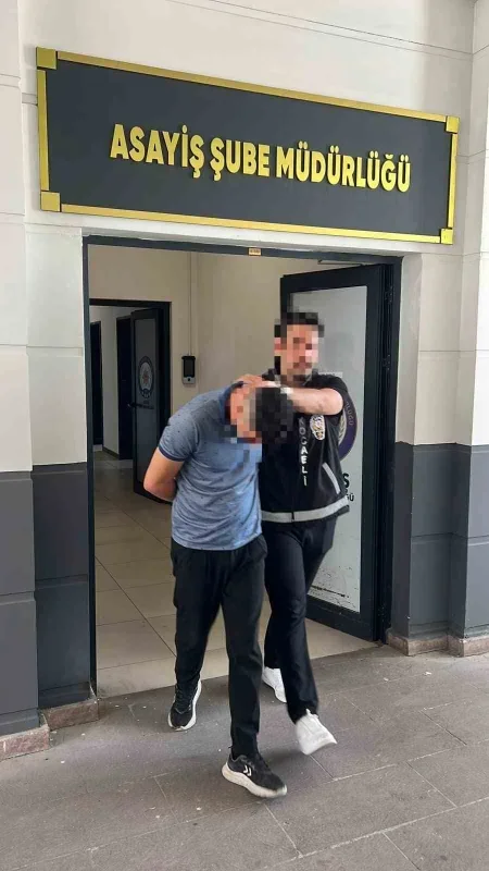 Kocaeli'de polis gibi davranan şüpheli 600 bin TL'lik altınla yakalandı