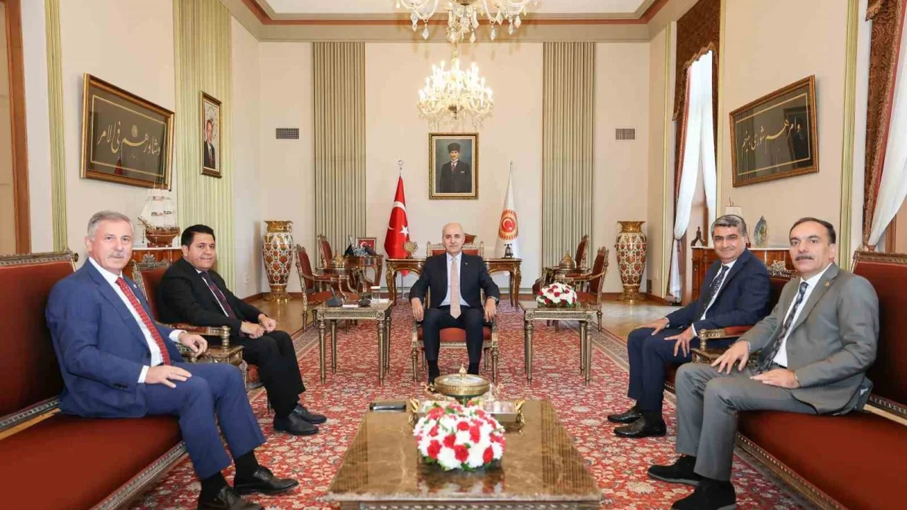 TBMM Başkanı Kurtulmuş, Yeni Yol Partisi heyetiyle görüştü