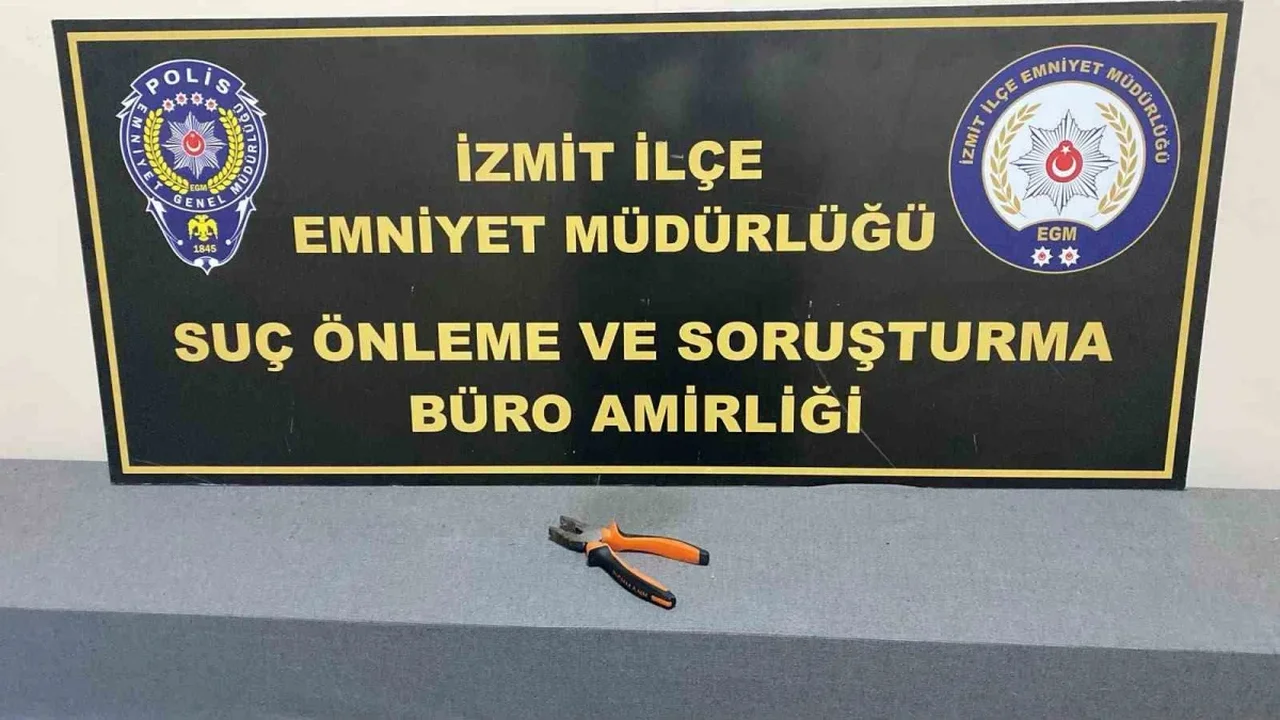 Kocaeli'de penseyle şoförü tehdit eden yolcu yakalandı