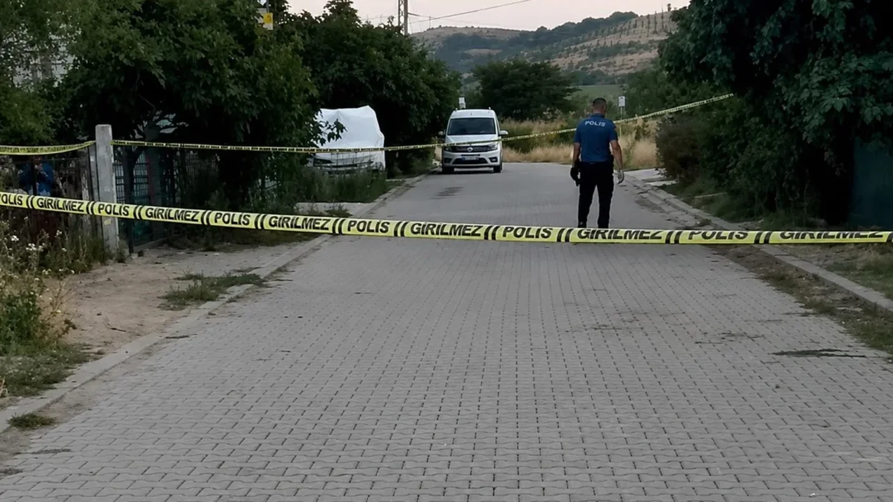 Muratlı'da kargo aracının çarptığı çocuk öldü, 1 çocuk ağır yaralı