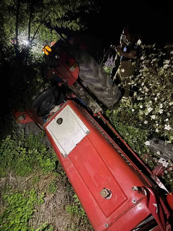 İnegöl'de devrilen traktörün sürücüsü ağır yaralandı