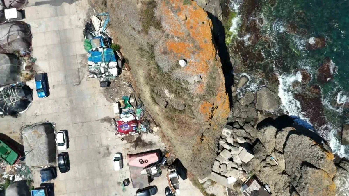 Sarıyer'de 2 bin yıllık Pompei Sütunu bakımsız kaldı