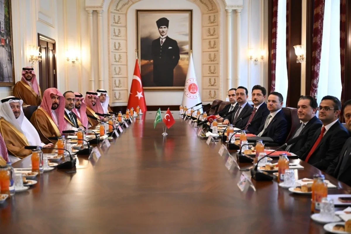 Adalet Bakanı Gürlek, Suudi mevkidaşı Al Smani ile görüştü