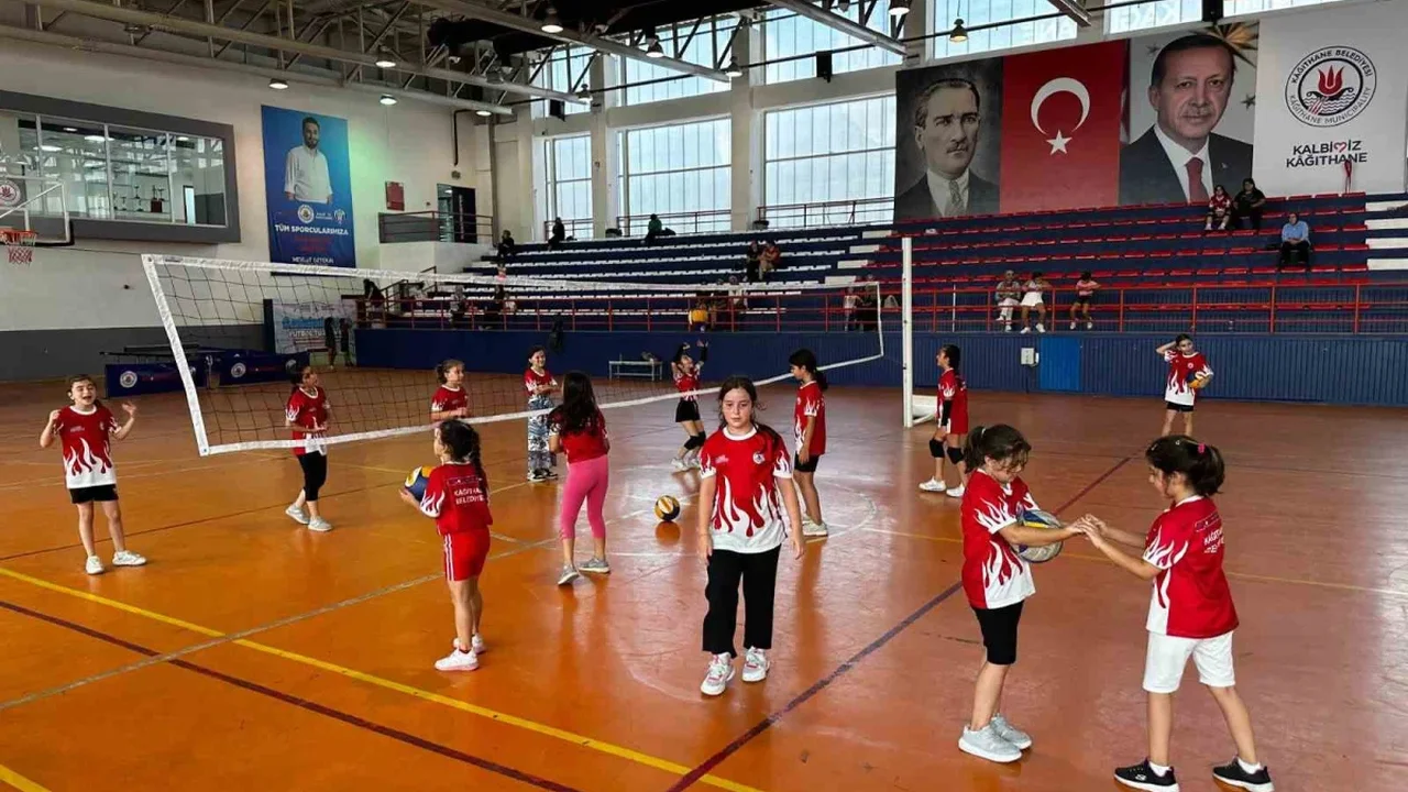 Kağıthane Belediyesi Yaz Spor Okulları'nda eğitimler sürüyor