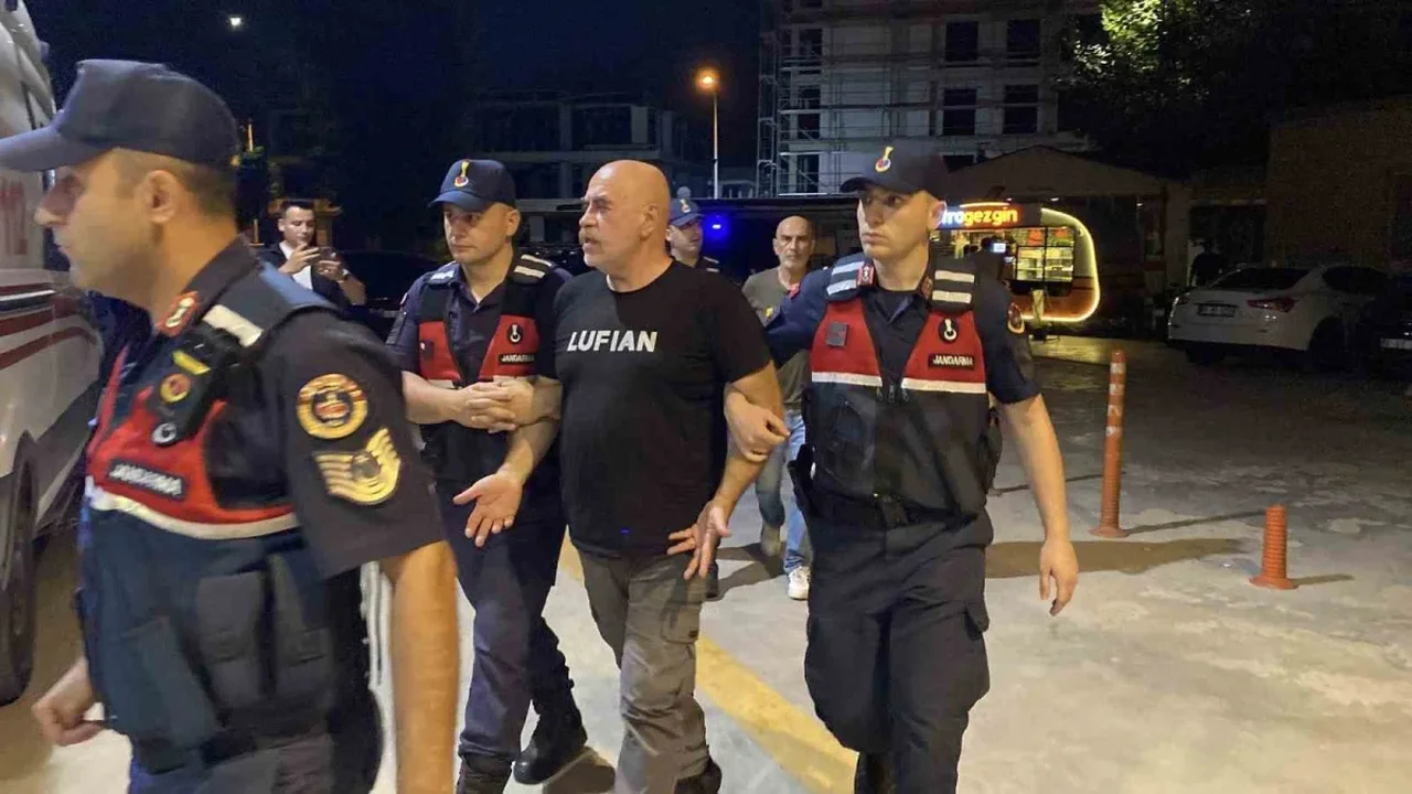 Ezel Akay ve kardeşi Bursa'da uyuşturucu operasyonunda gözaltında