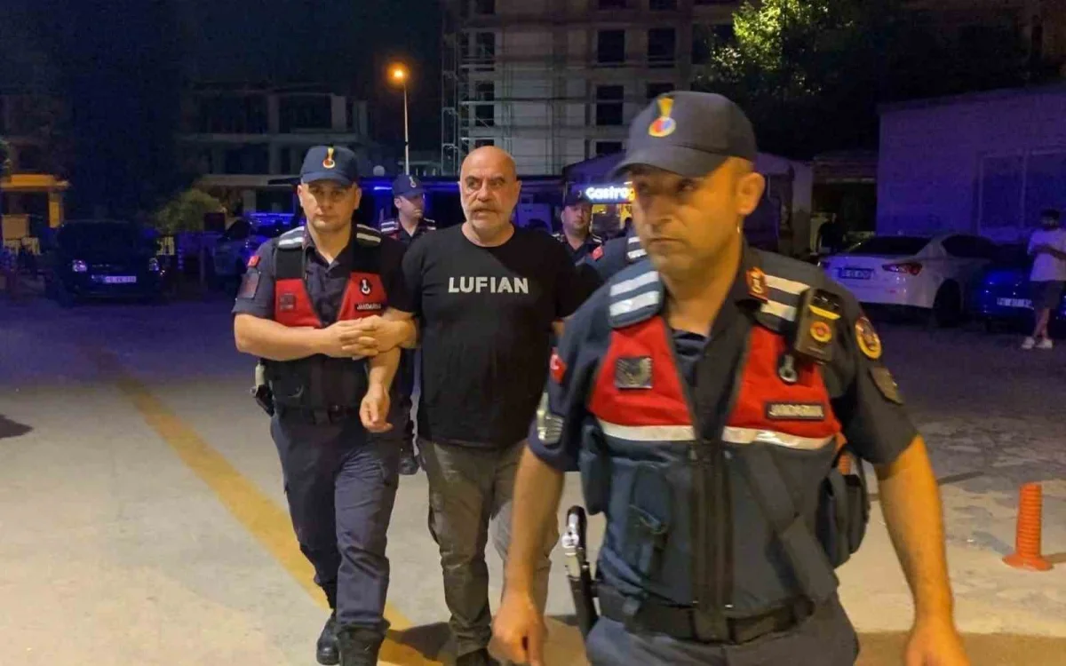 Ezel Akay ve kardeşi Bursa'da uyuşturucu operasyonunda gözaltında