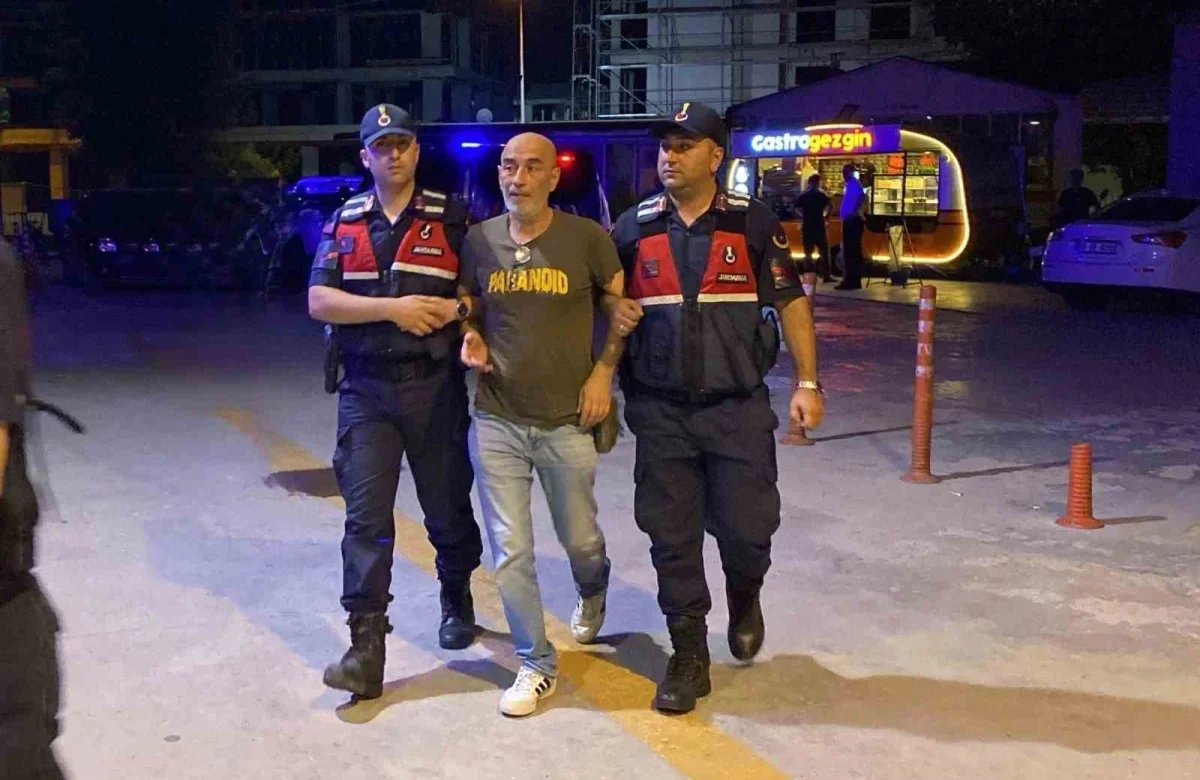 Ezel Akay ve kardeşi Bursa'da uyuşturucu operasyonunda gözaltında