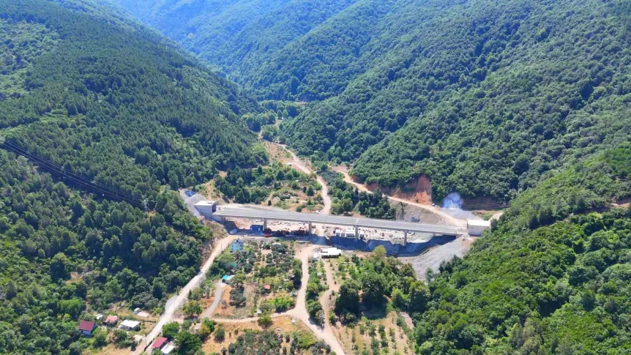 Yalova-Armutlu yolu 24 Temmuz'da tamamlanıyor