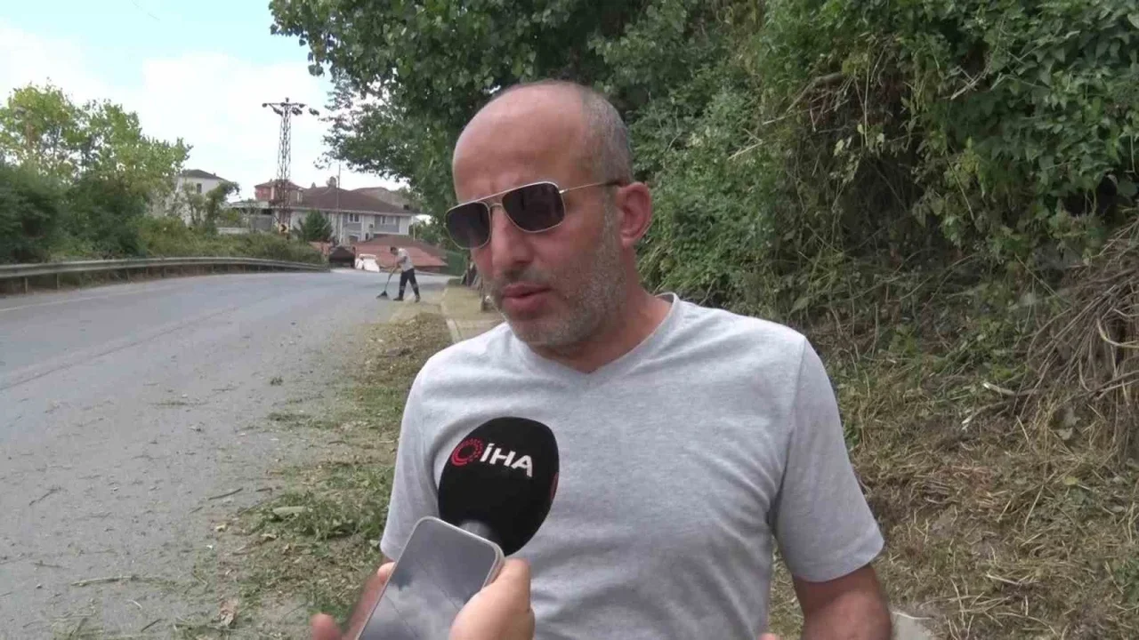 Beykoz'da İBB sorumluluğundaki yollarda otlar temizlendi