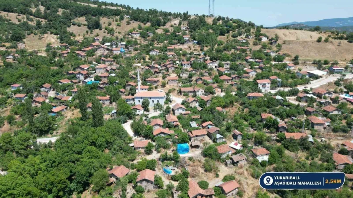 Bursa Büyükşehir Mustafakemalpaşa'da 45 kilometrelik yolu yeniliyor