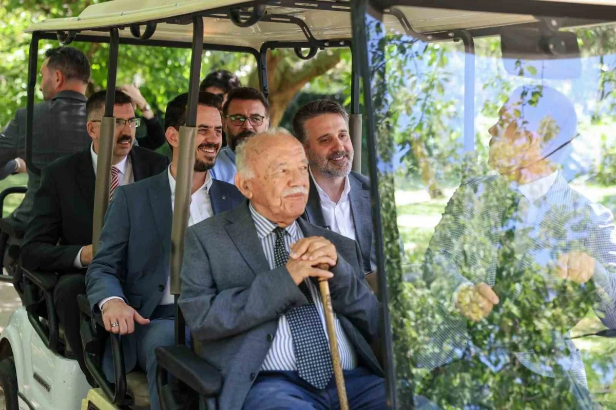 Şahin Biba Bursa Hayvanat Bahçesi'nde incelemelerde bulundu