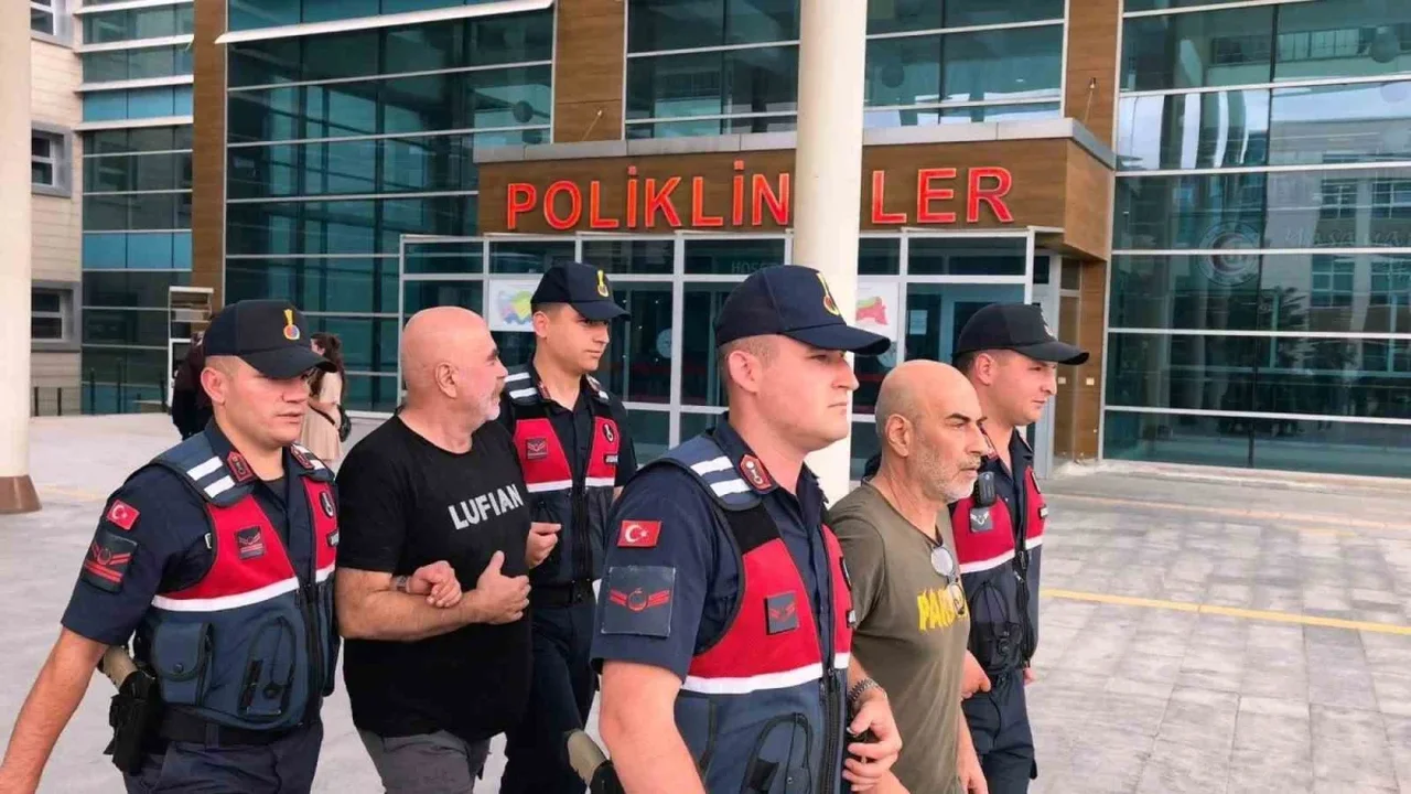 Ezel Akay'a adli kontrol, kardeşi Eren Kazım Akay tutuklandı