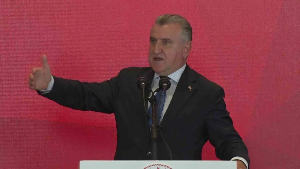 Bakan Bak: Türkiye futbolunun ve Türk sporunun güçlü olmasını istiyoruz