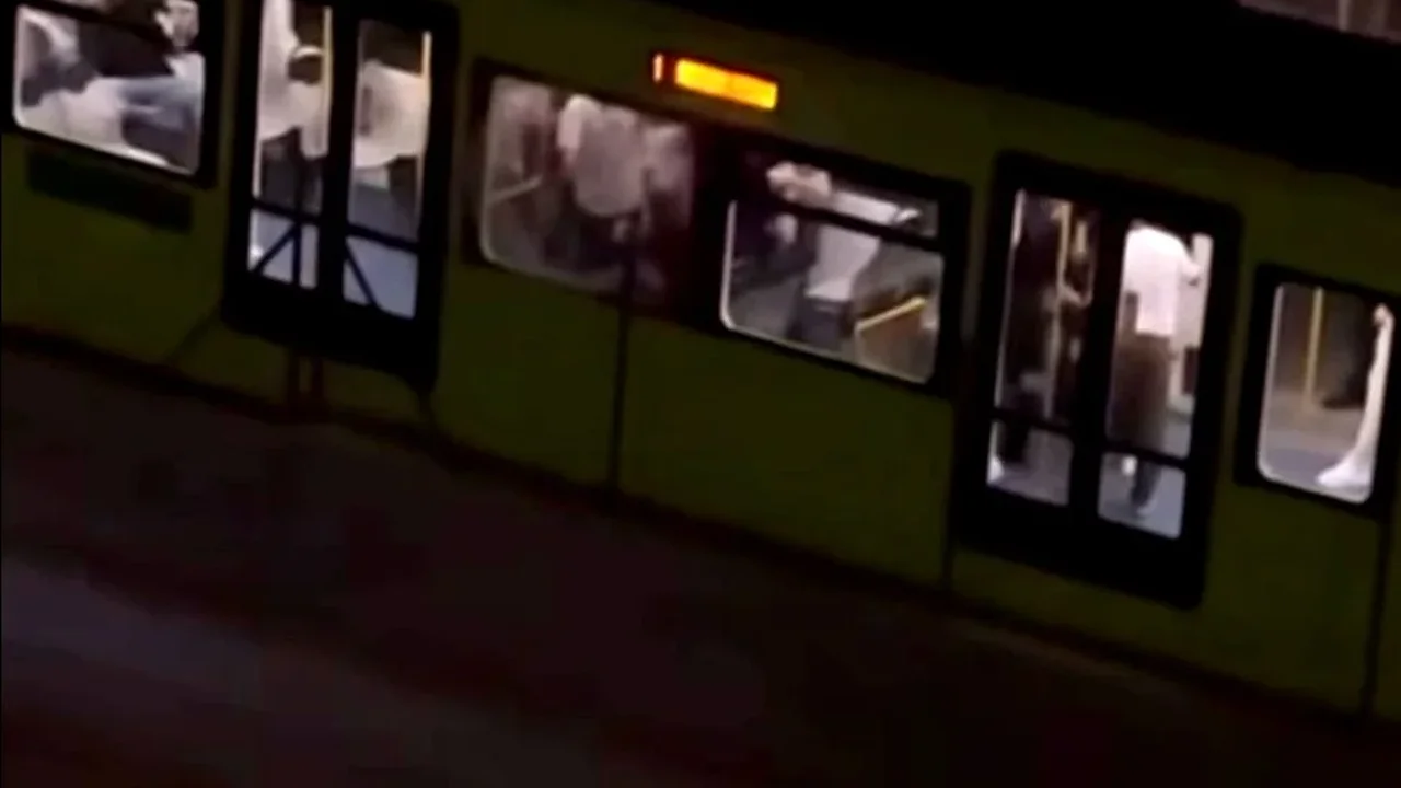 Bursa 152 Evler Metro İstasyonu'nda tekmeli yumruklu kavga