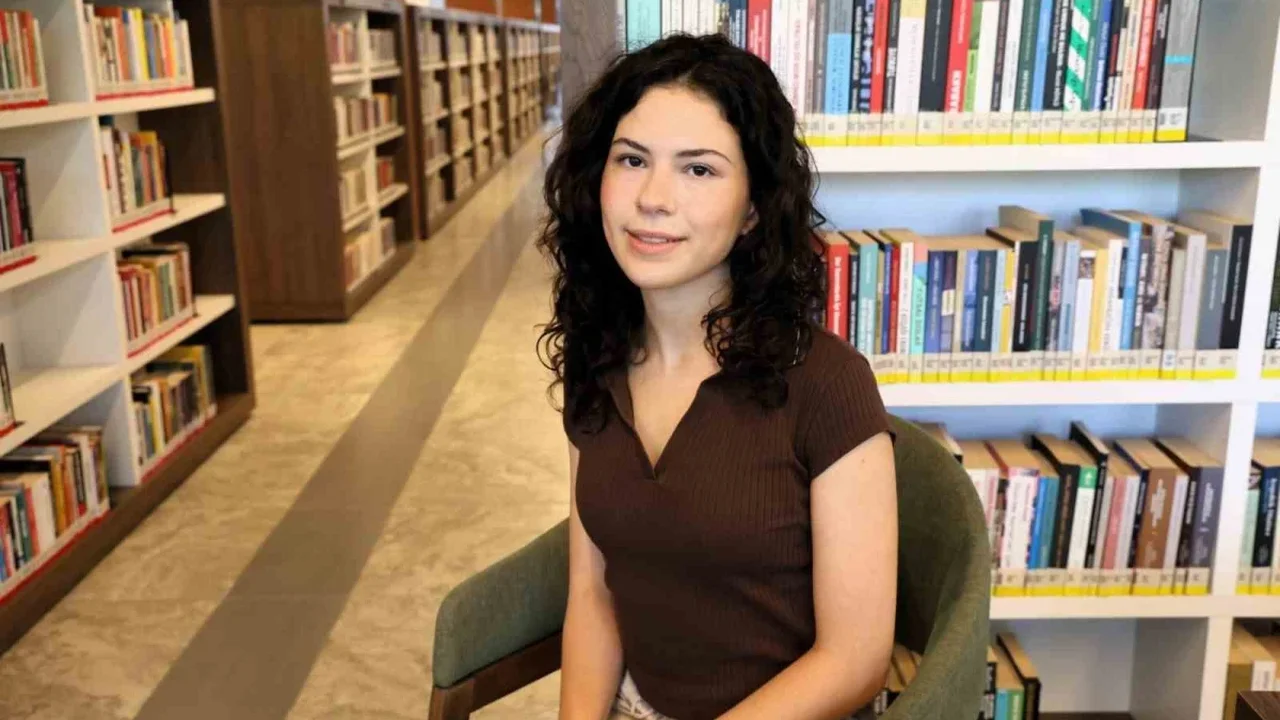 Zeynep Aydın YKS'de derece yaptı: Kütüphane başarısının sırrı