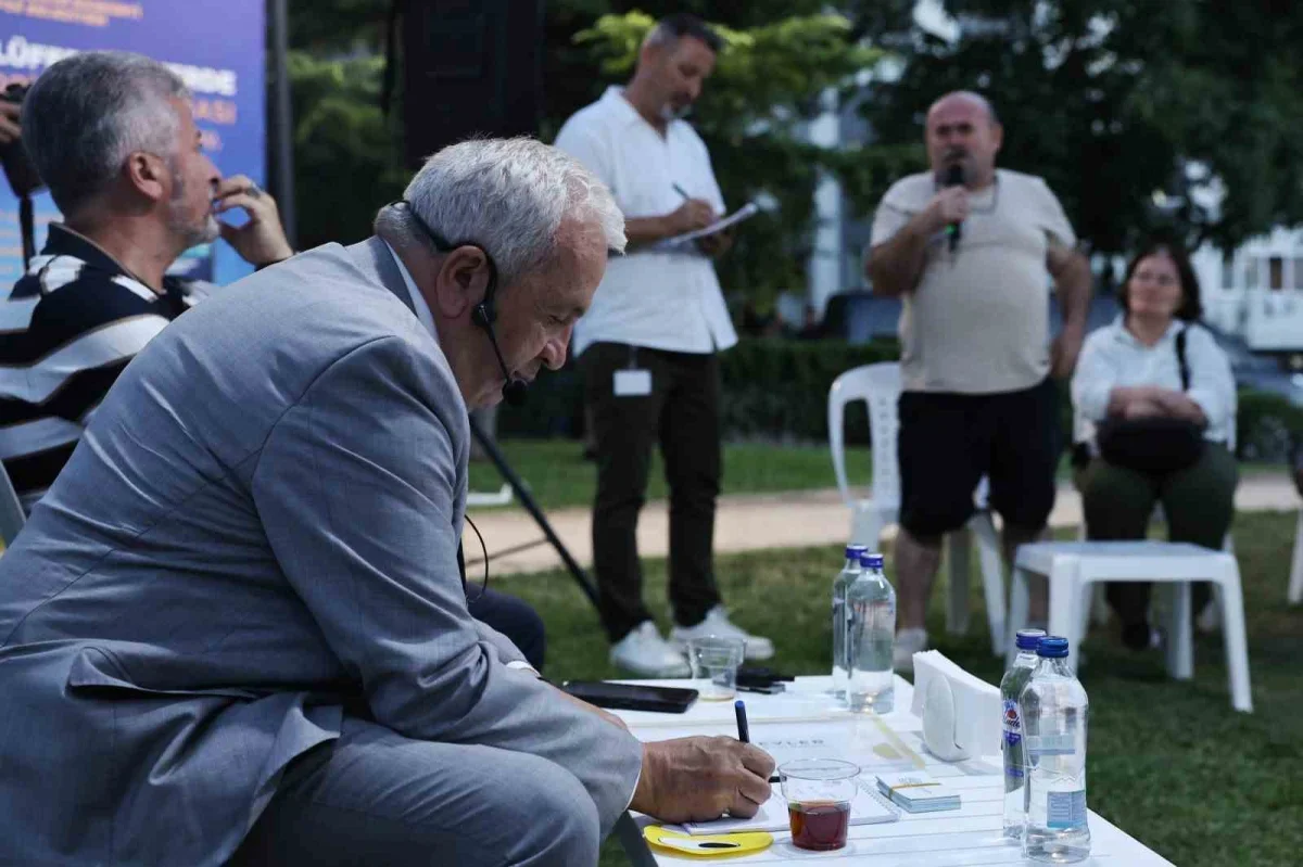 Şadi Özdemir Beşevler'de vatandaşların taleplerini dinledi