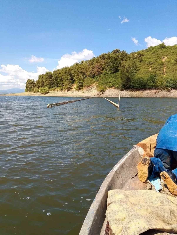 Yenice-Gönen Barajı'nda sular çekildi, Haydaroba Köprüsü ortaya çıktı