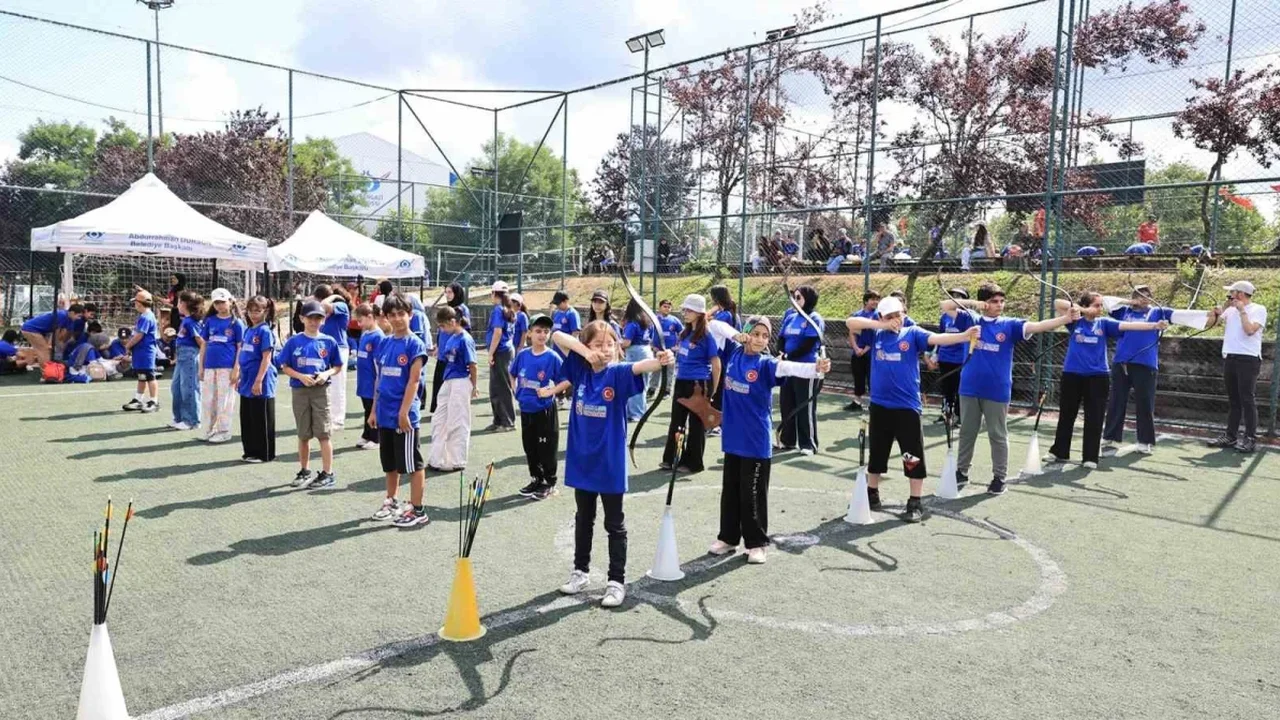 Sultangazi Yaz Spor Okulları'nda 15 bin çocuk eğitim alıyor