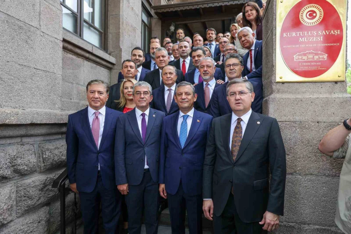 Özgür Özel: YENİ Parti bütçe çalışmalarına son kez katılacak