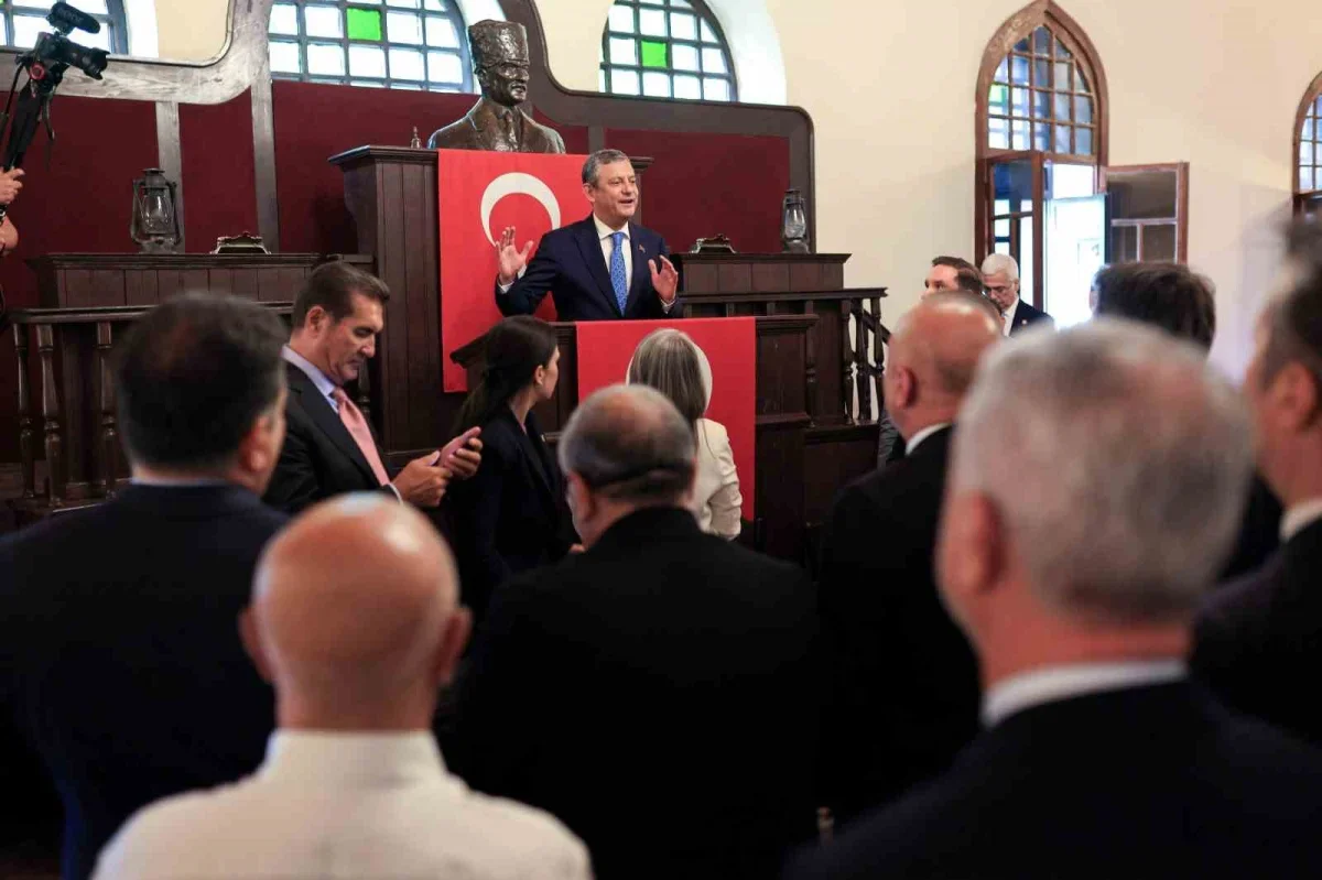 Özgür Özel: YENİ Parti bütçe çalışmalarına son kez katılacak