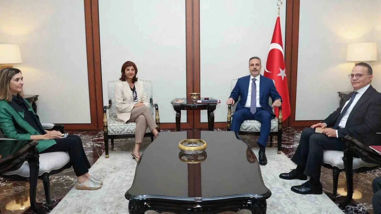 Fidan, BM Temsilcisi Cuellar'ı Kıbrıs gündemiyle kabul etti