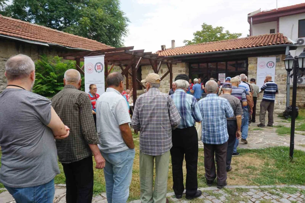 Edirne'de gönül sofrası kuruldu: Vatandaşa pilav ve ayran