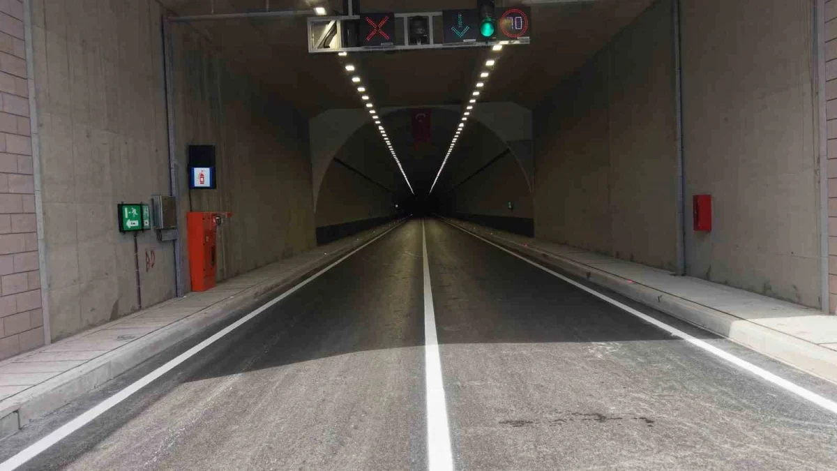 Yalova-Armutlu Yolu açıldı: Tatilcilerin çilesi sona erdi