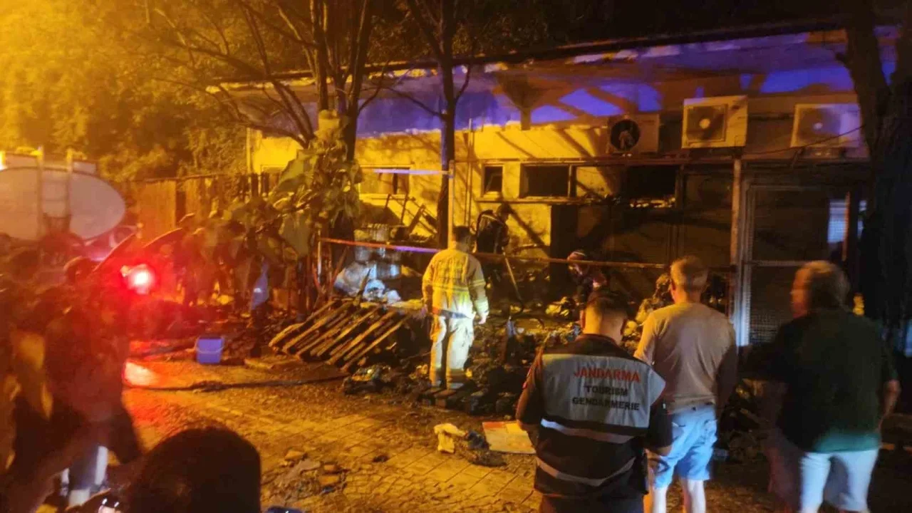 Avşa Adası'nda depoda çıkan yangın büyümeden söndürüldü