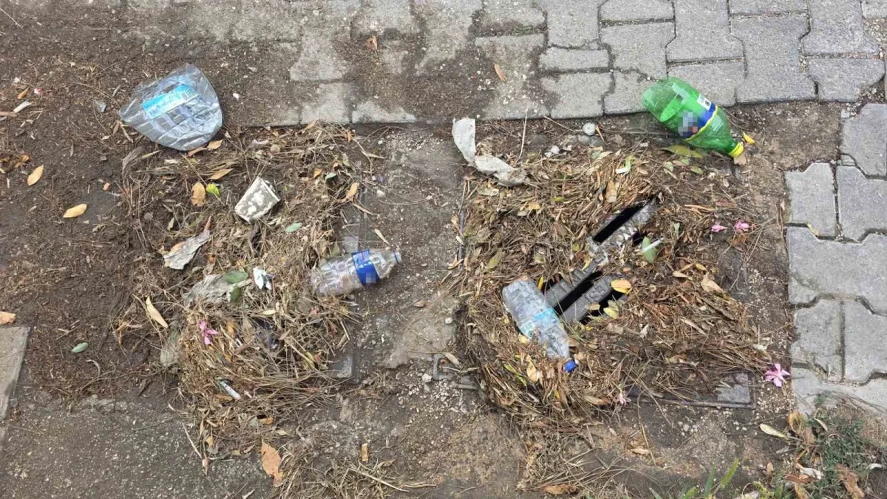 Bandırma'da sağanak sonrası cadde ve sokaklarda su birikintisi