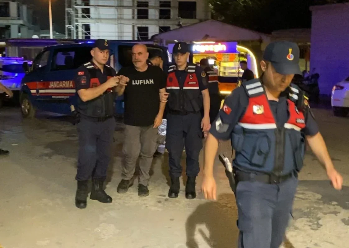 Ezel Akay adli kontrol sonrası ilk kez konuştu: "Mahkeme sonunda"