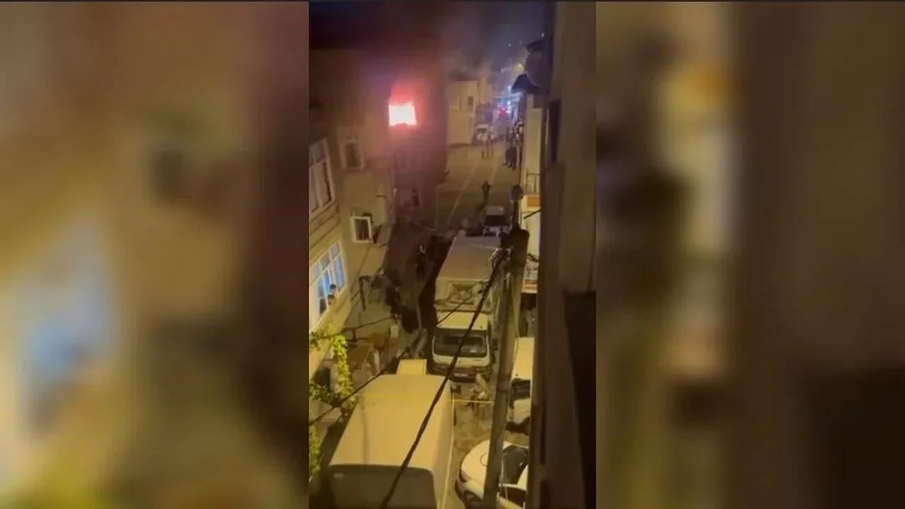 Küçükçekmece'de metruk binada yangın mahalleyi korkuttu