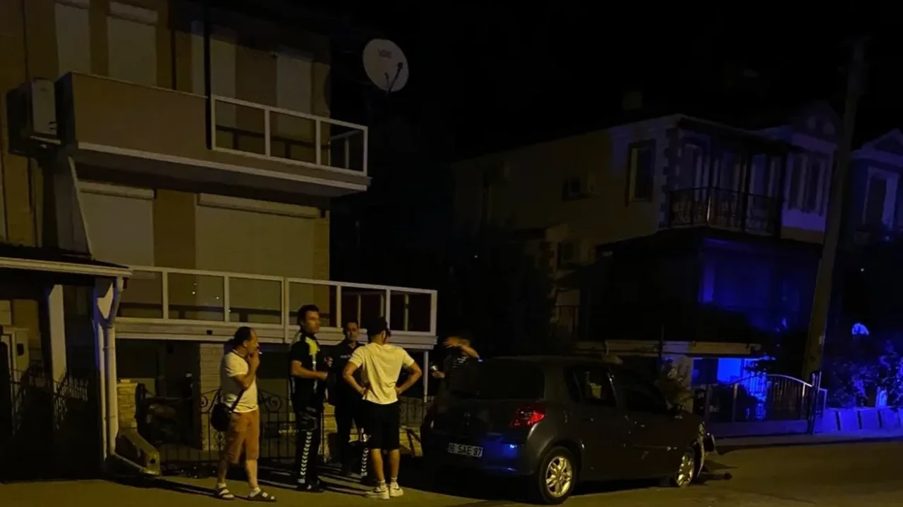 Ayvalık'ta motosiklet ile otomobil çarpıştı: 1 ağır yaralı