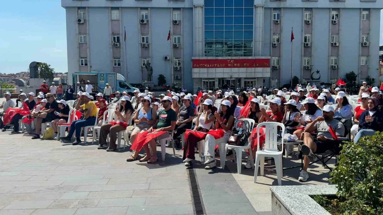 Bahçelievler'de A Milli Kadın Voleybol Takımı dev ekranda izlendi