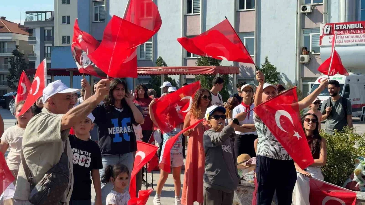 Bahçelievler'de A Milli Kadın Voleybol Takımı dev ekranda izlendi