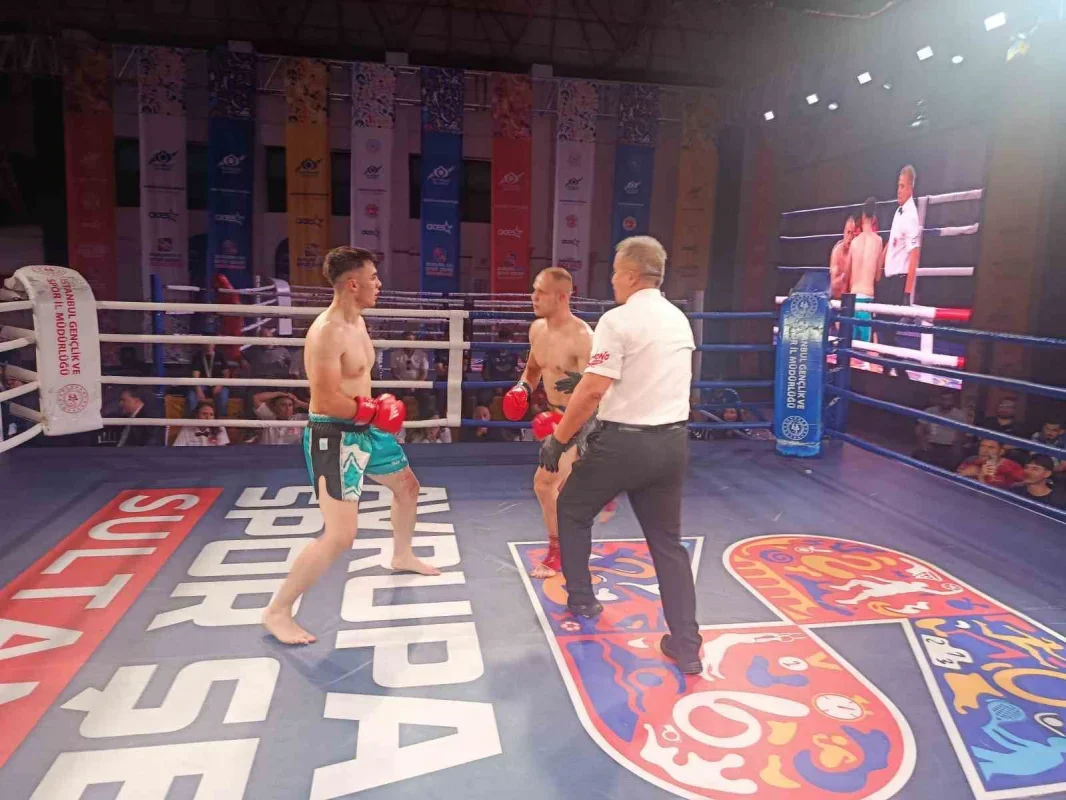Sultangazi'de Türkiye Profesyonel Kick Boks Turnuvası sona erdi