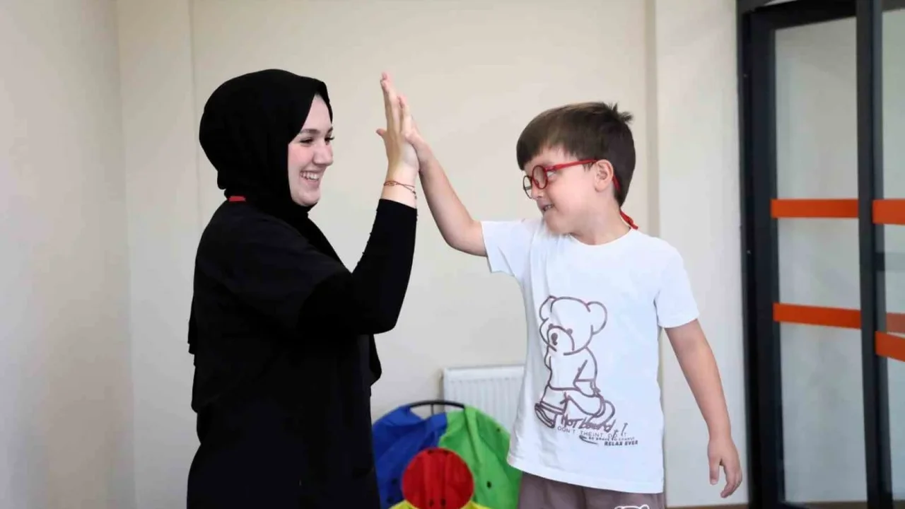 Asaf Azer, Gonca Engelsiz Yaşam Merkezi'nde güçleniyor