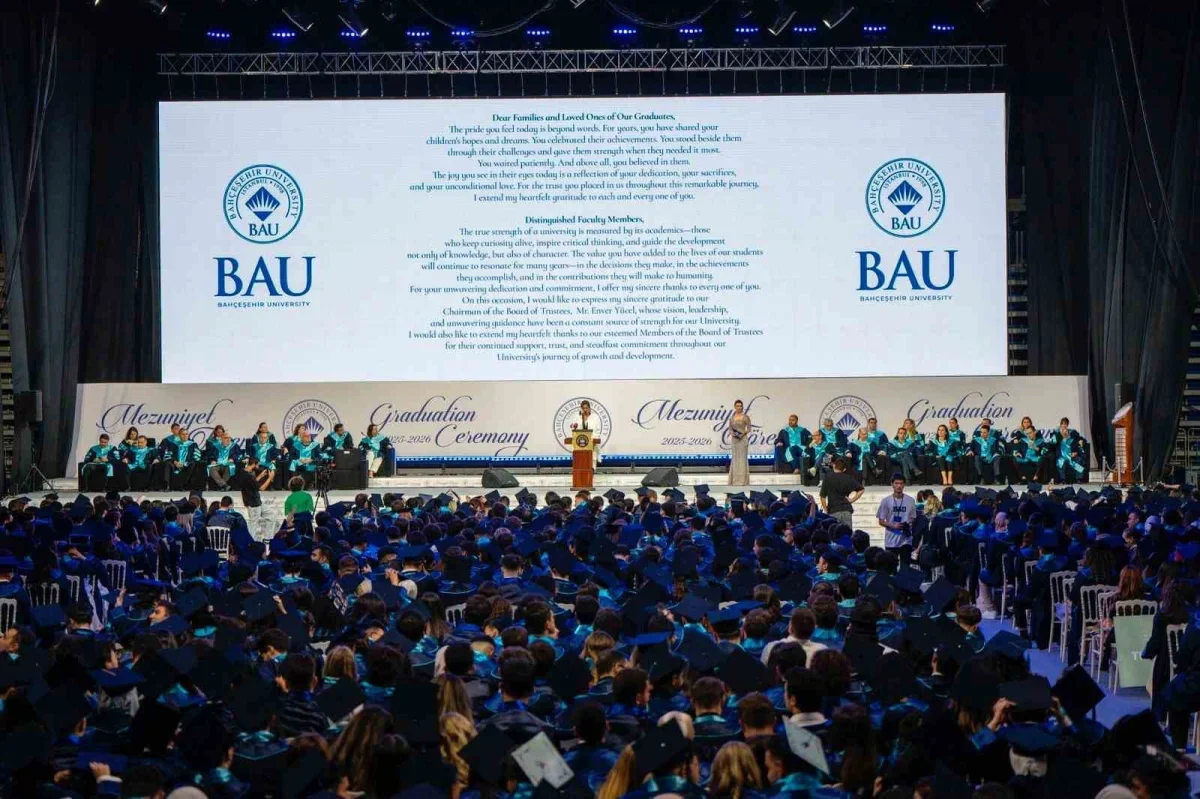 Kariyer değiştiren Fatma Güzin Turkay BAU'da birinci oldu