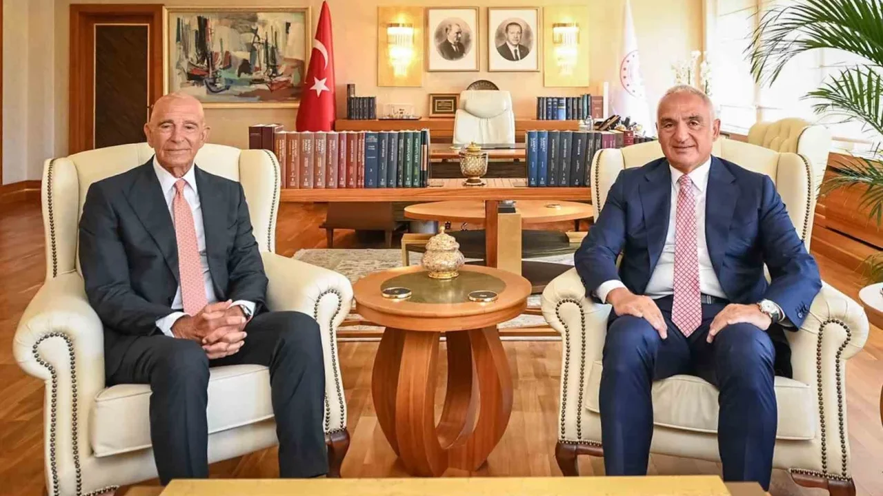 Bakan Ersoy, ABD Büyükelçisi Tom Barrack ile görüştü