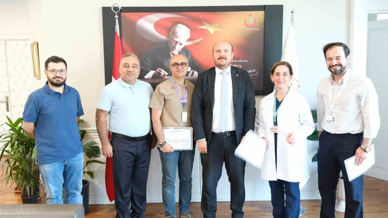 Bursa Şehir Hastanesi'nde anne karnında hayat kurtaran müdahale