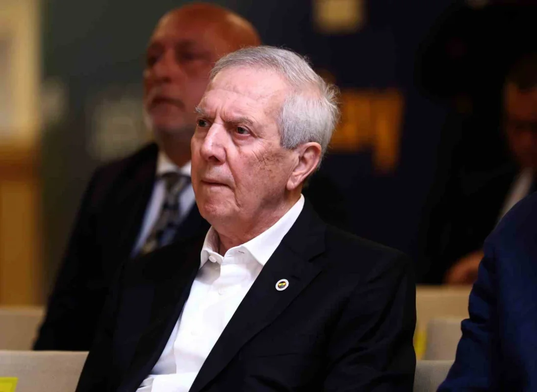 Önder Fırat: Fenerbahçe Kadın Futbol Şubesi'ni 5 kişi yönetecek