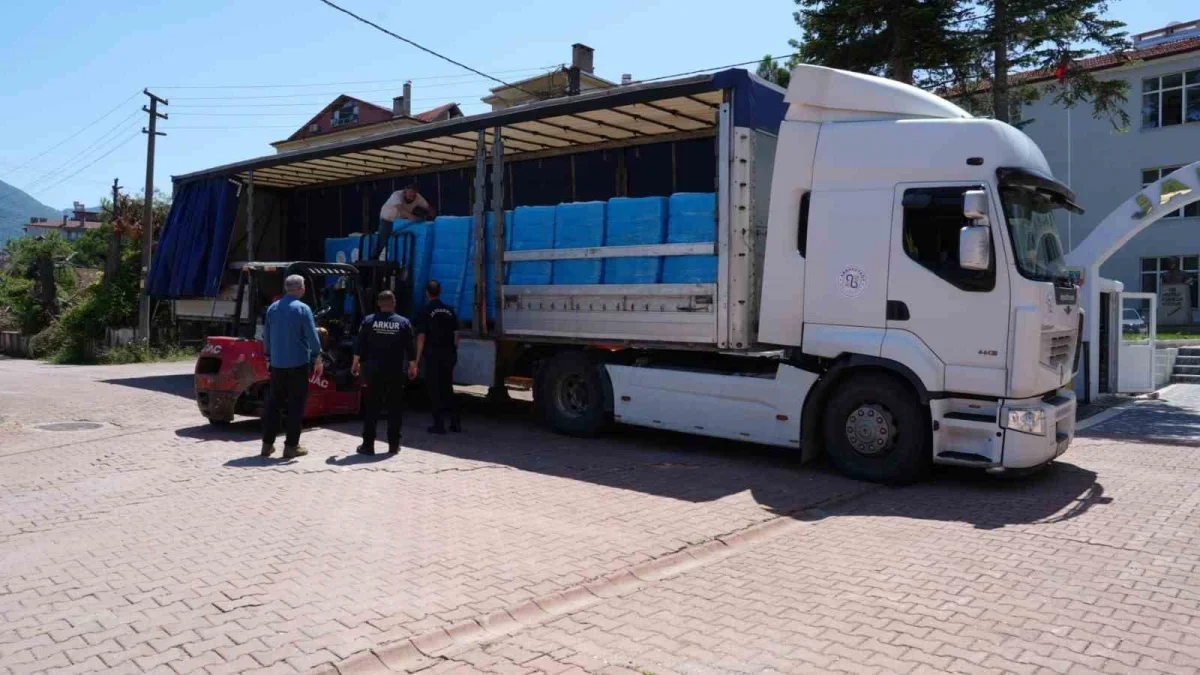 Arnavutköy Belediyesi'nden Cide'de sel felaketine destek