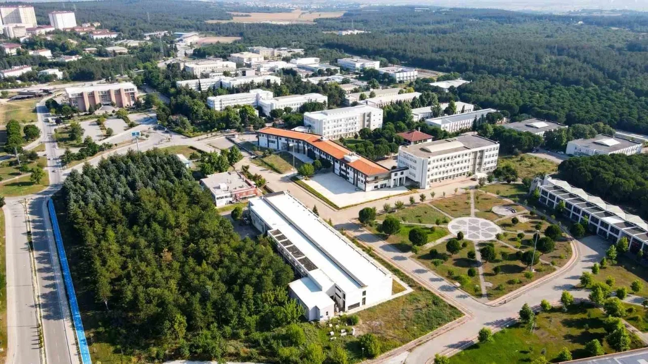 BUÜ, Türkiye'nin en iyi 18 üniversitesi arasında yer aldı