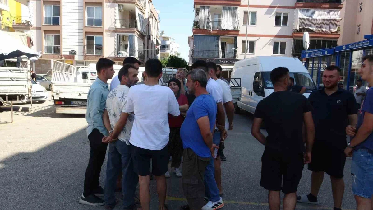 Kepez'de pazarcı esnafı yeni pazar alanında tezgah açmadı