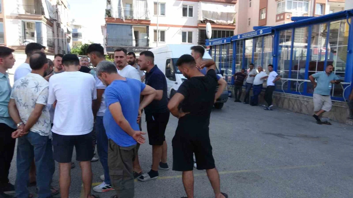 Kepez'de pazarcı esnafı yeni pazar alanında tezgah açmadı